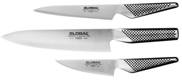 Trio Global: Japanese knives in kitchen