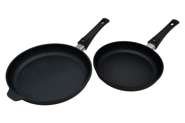 Set of 2 XD induction pans 24 cm and 28 cm with detachable handle by Swiss Diamond